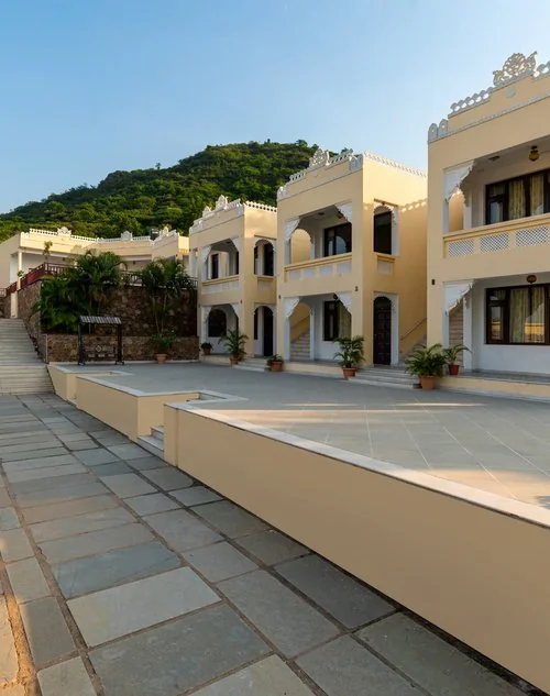 About Hill Garden Resort Udaipur